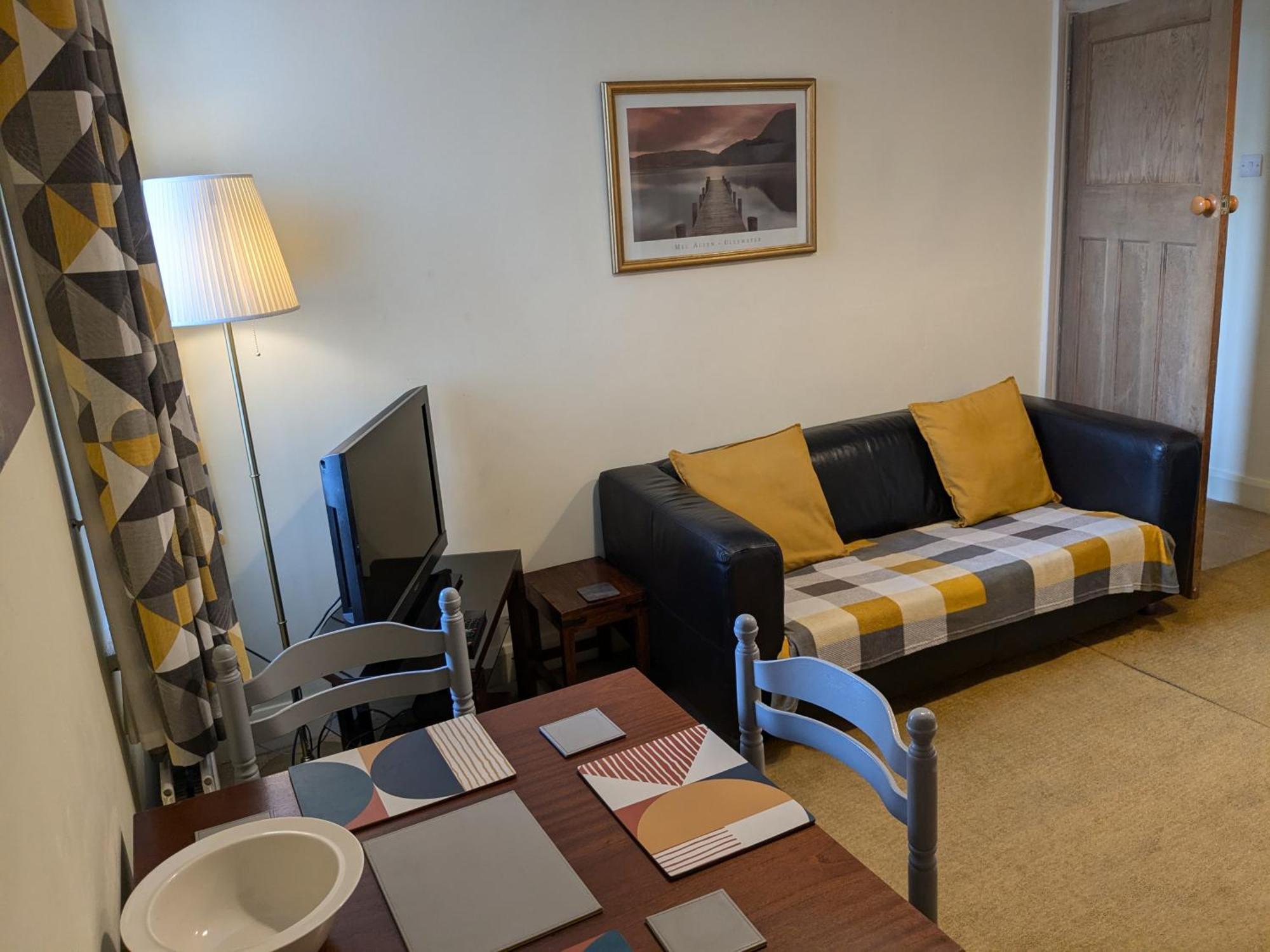 Apartment With Outside Patio And Car Space Durham Buitenkant foto