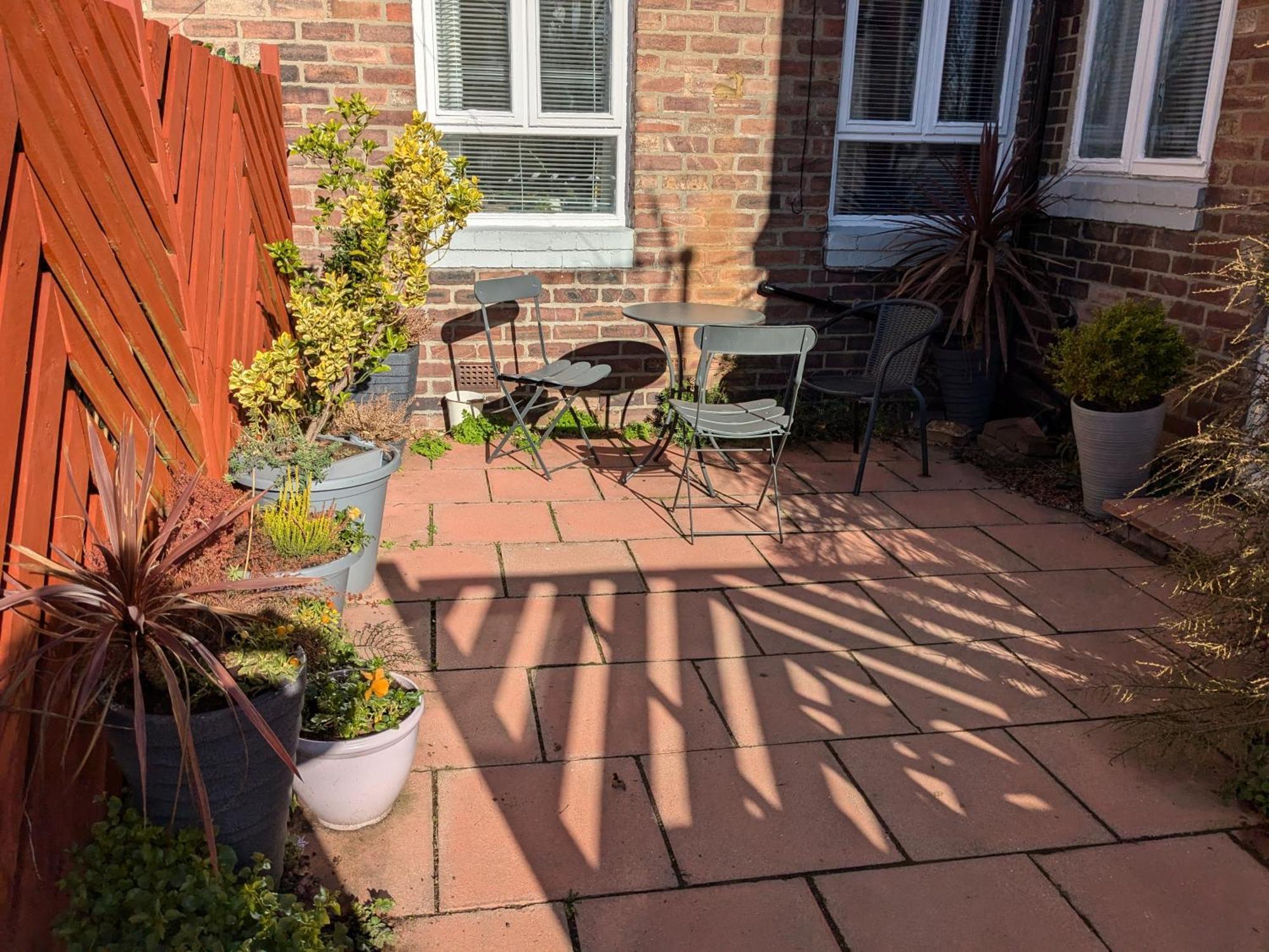 Apartment With Outside Patio And Car Space Durham Buitenkant foto