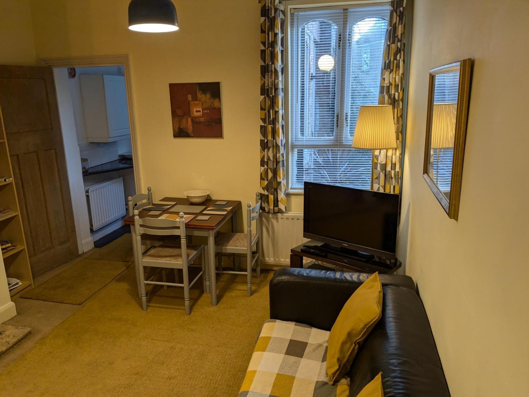 Apartment With Outside Patio And Car Space Durham Buitenkant foto